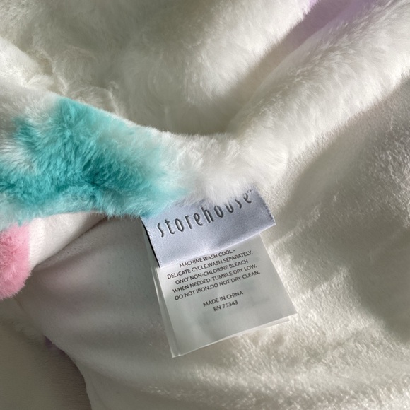 Halloween Storehouse Oversized Faux Fur Throw - Picture 5 of 8